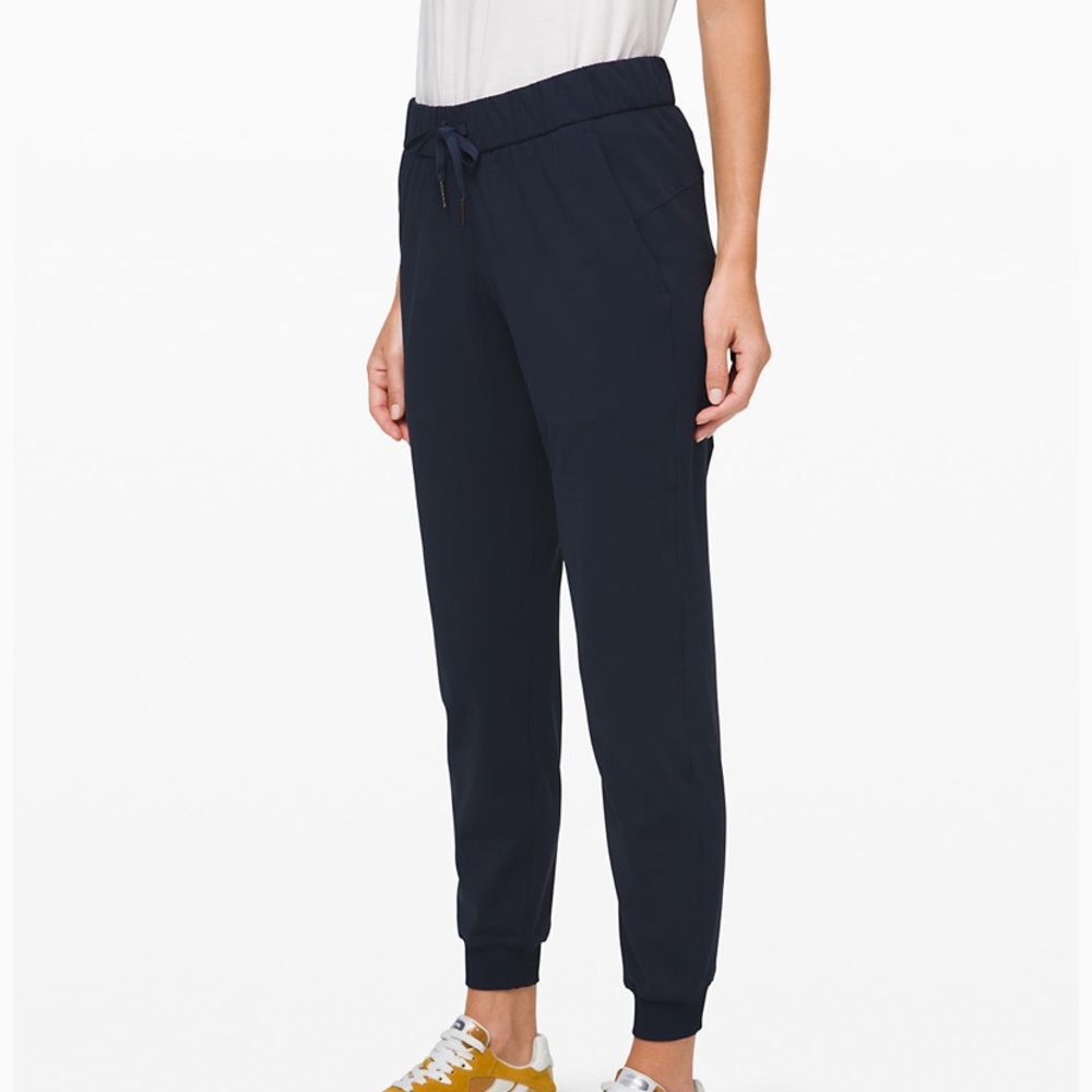 Lululemon On the Fly Joggers Women’s Size 4